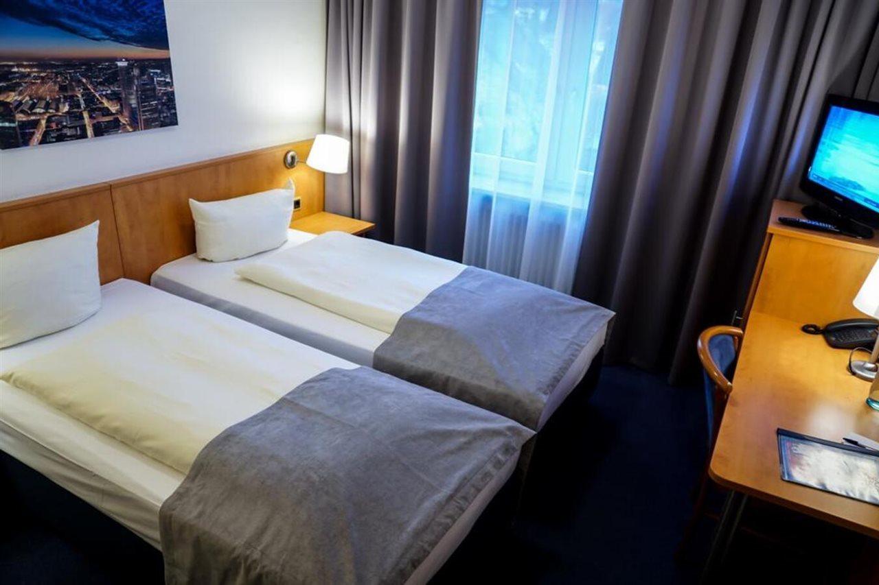 Hotel Niederräder Hof Frankfurt am Main Exterior foto
