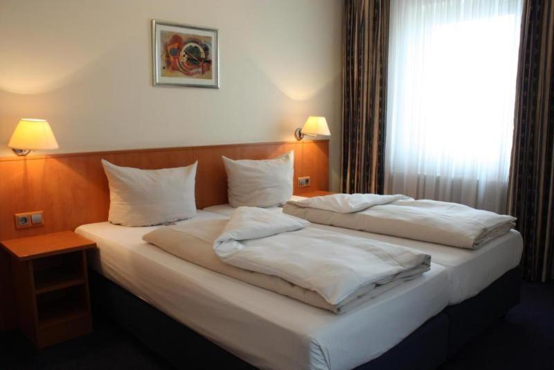 Hotel Niederräder Hof Frankfurt am Main Zimmer foto